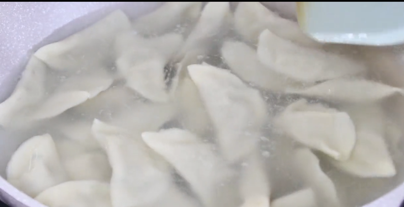 鸡蛋萝卜饺子馅的做法，萝卜和鸡蛋可以包饺子吗？-9