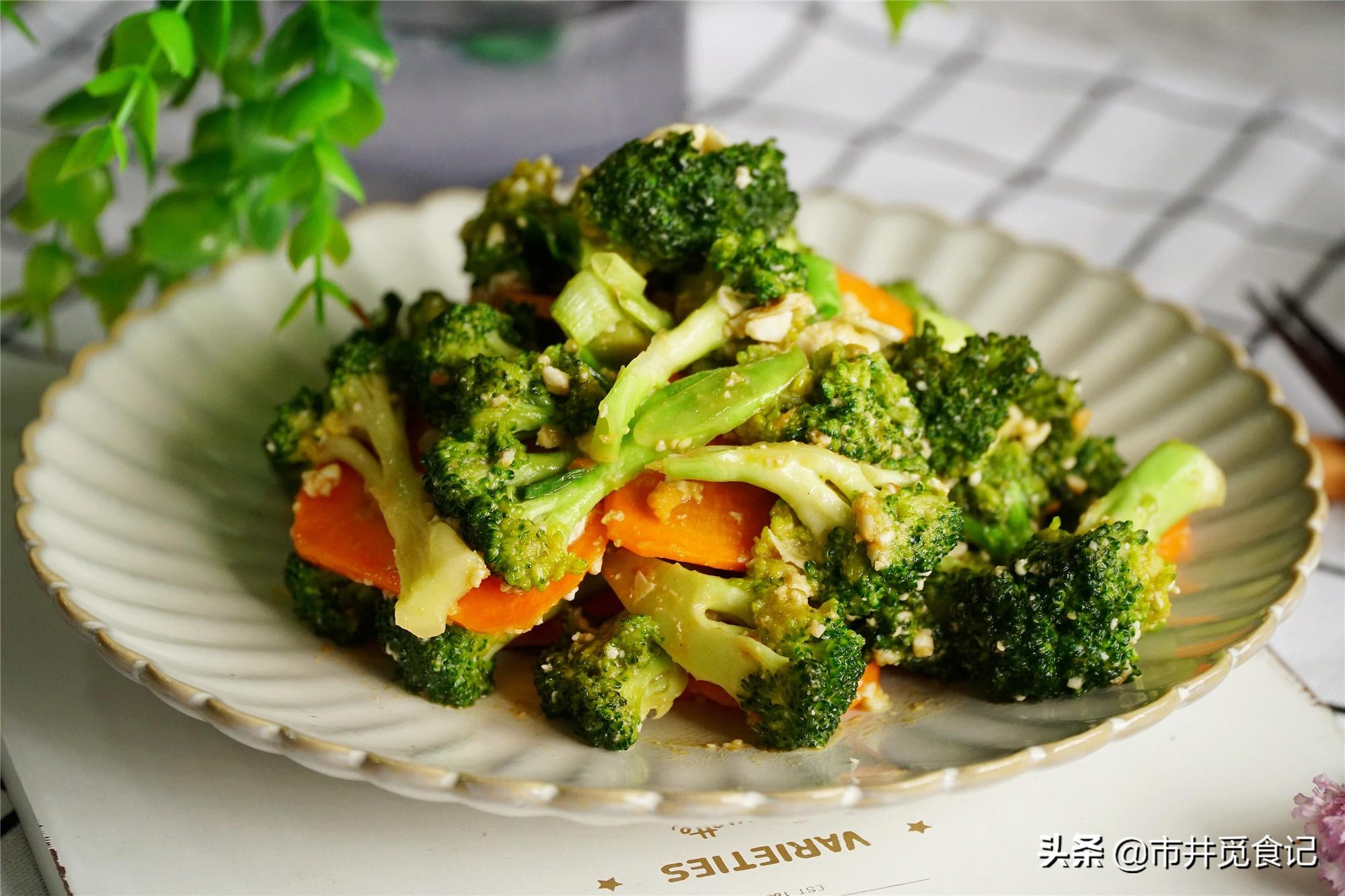炒西兰花怎么炒才好吃又简单（家常菜炒西兰花的做法）-1