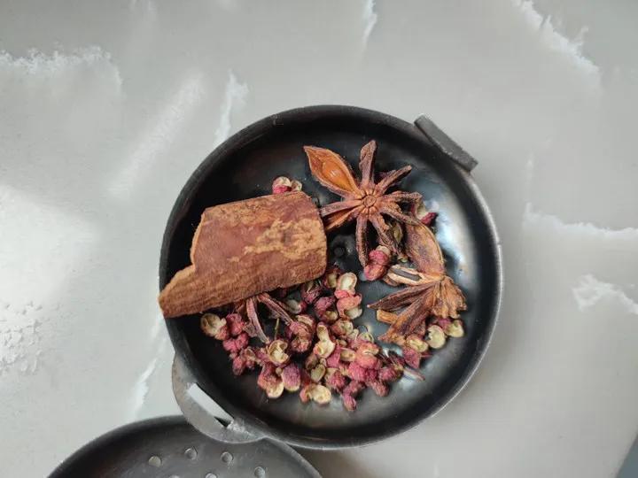 清炖排骨汤怎么炖好喝又营养（清炖排骨怎么做最好吃）-4