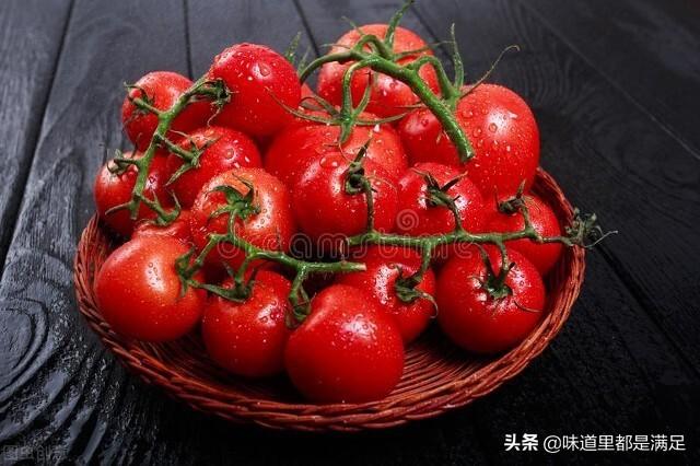 柿子炒鸡蛋怎么做最好吃（西柿子炒鸡蛋的正确做法）-1