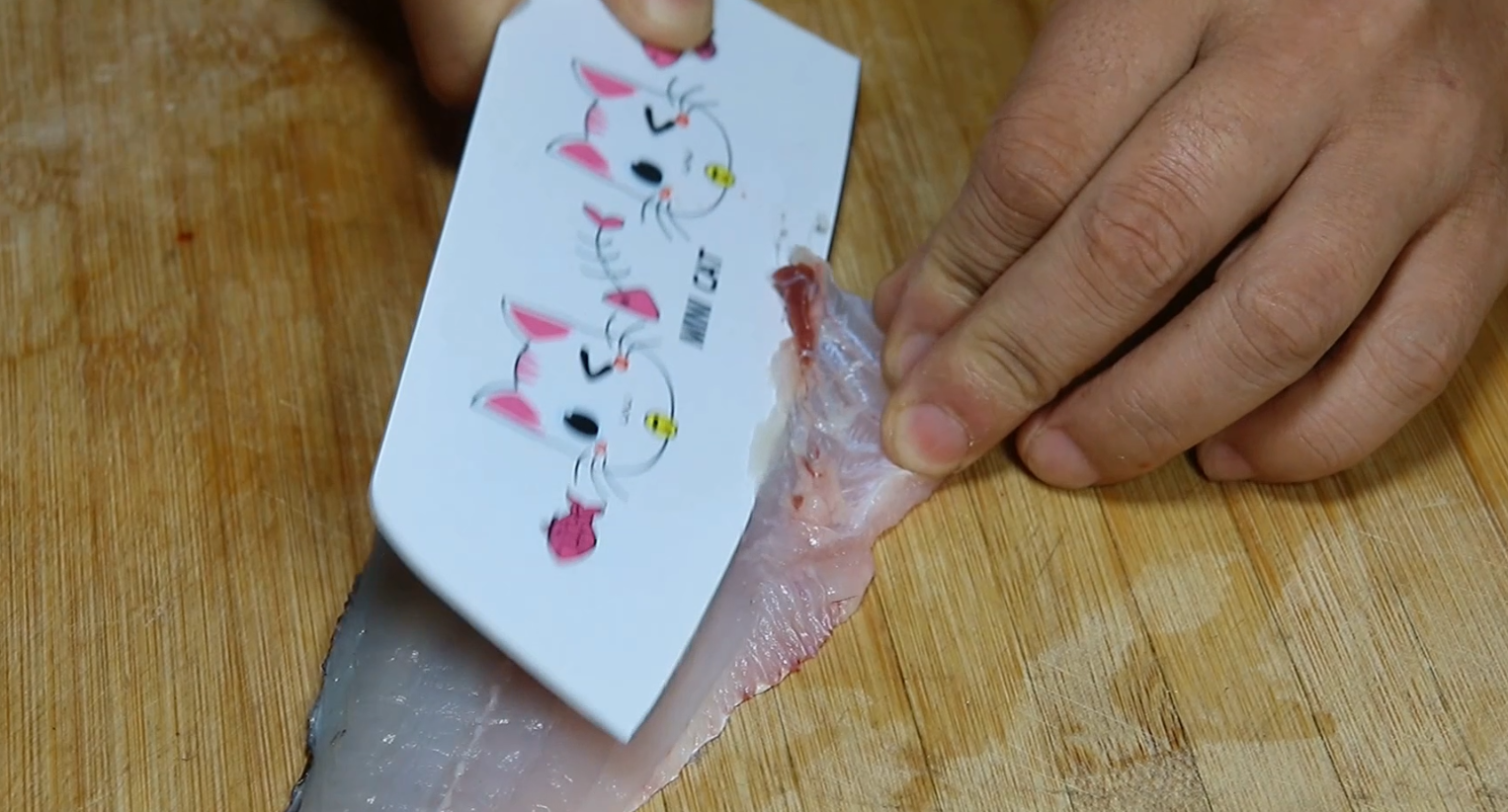 市场上的鱼丸怎么做的，怎么做鱼丸好吃又Q弹-3