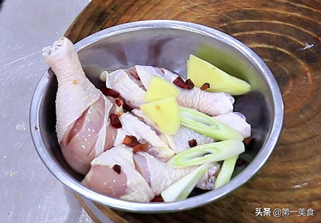 炸鸡腿怎么炸才又脆又嫩面包糠_炸鸡腿怎样裹面包糠-3