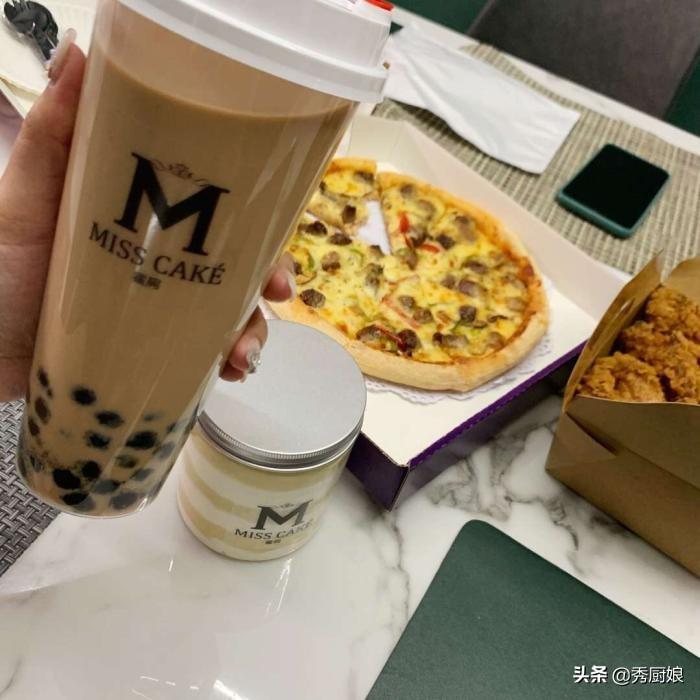 家庭自制奶茶的简单做法（奶茶在家怎么做才好喝）-2