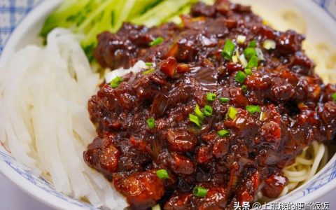 炸酱面做法教程_炸酱面怎么做才好吃又简单