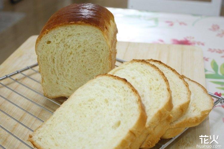 用面包机做面包的配方和做法（美的面包机做面包的教程）-7