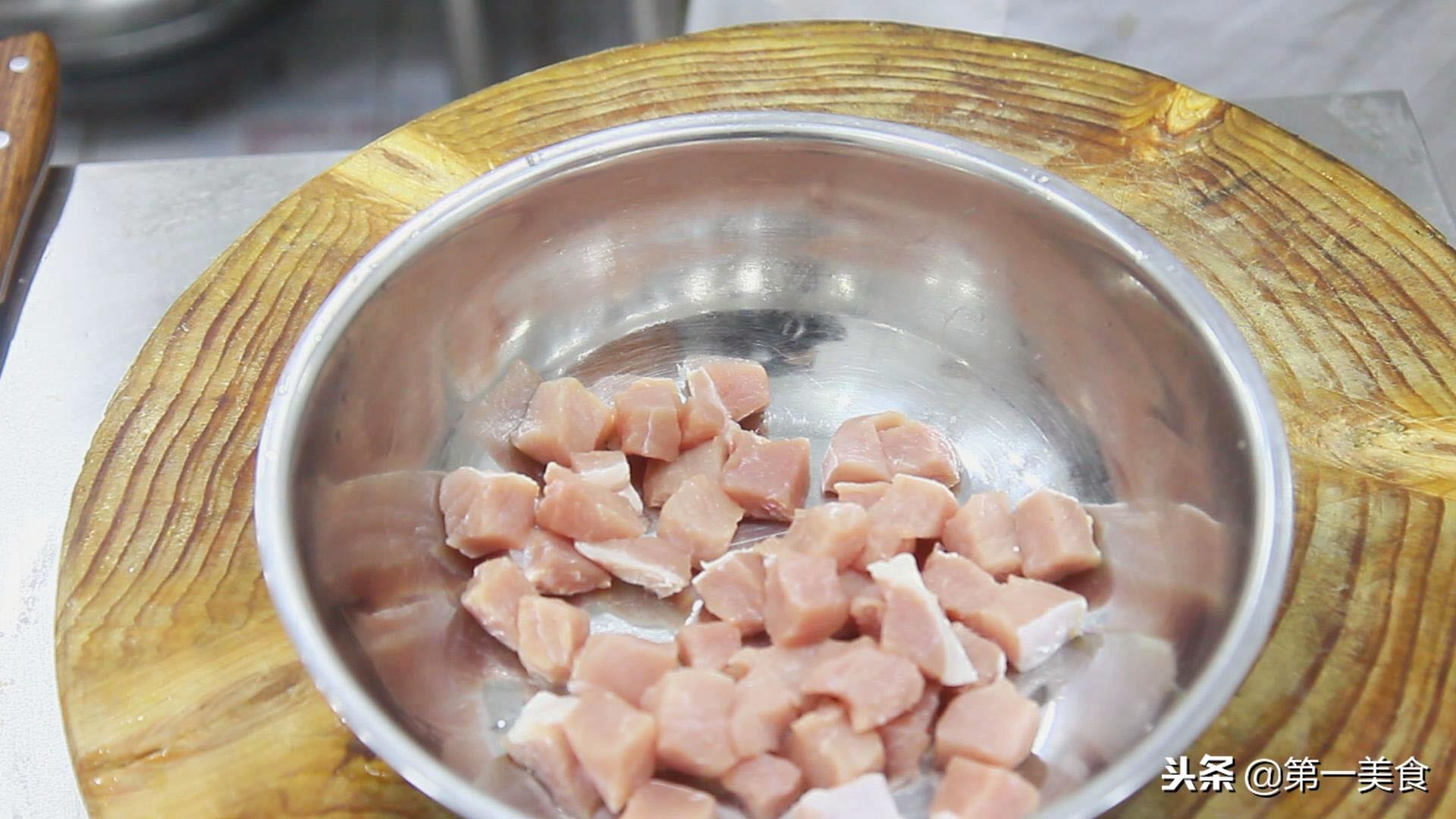 菠萝咕咾肉家常的做法（菠萝咕噜肉怎样做）-2