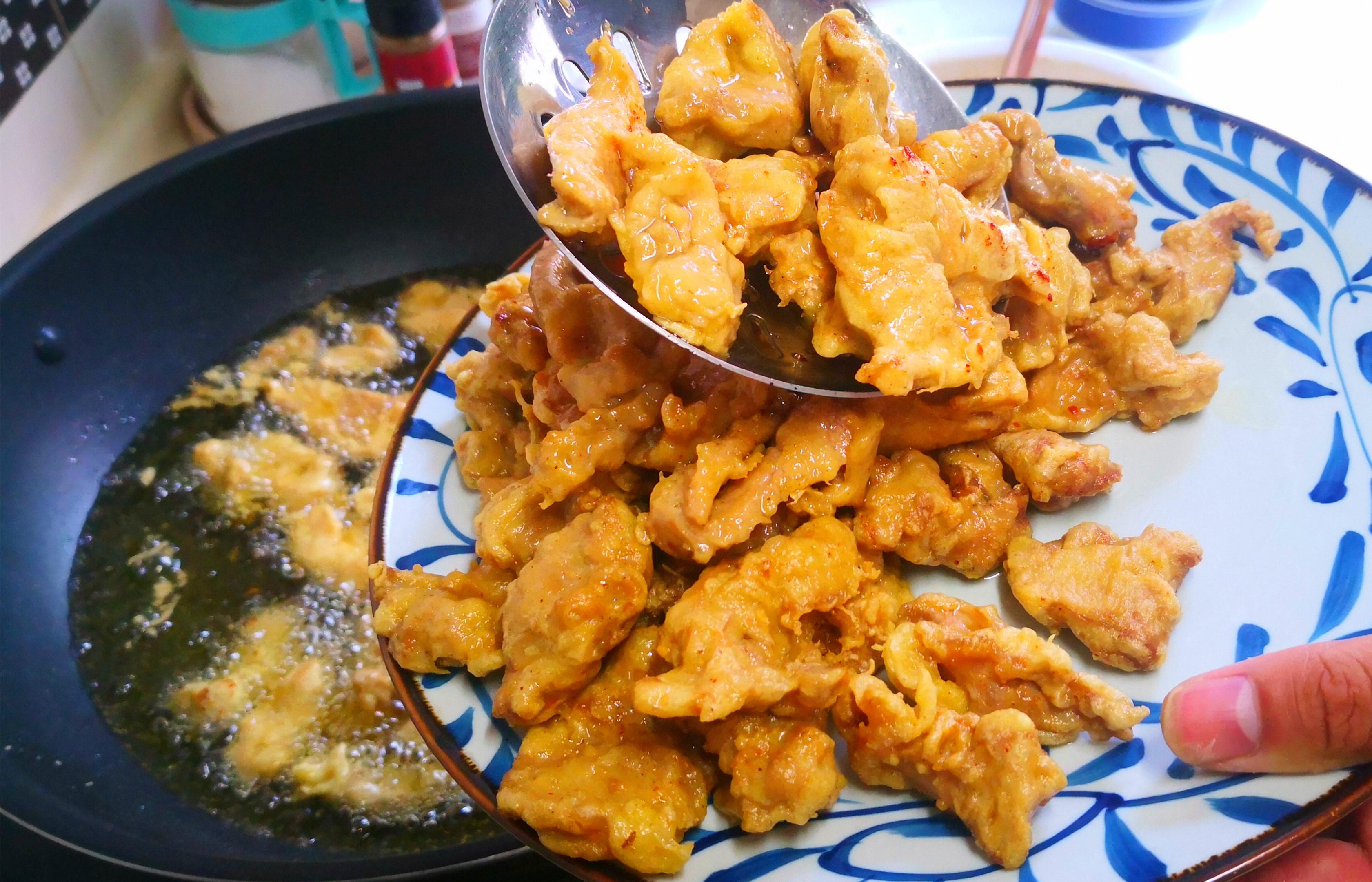 炸里脊用淀粉还是面粉 （软炸里脊面糊怎么调）-7