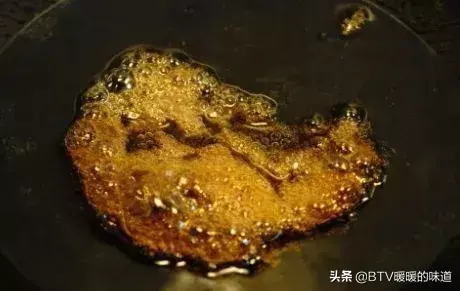 做红烧肉炒糖色怎么炒，红烧肉熬糖色怎么熬？-2