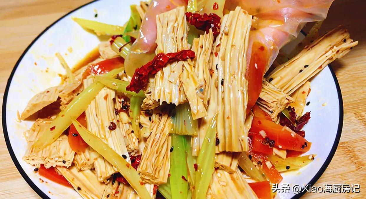 凉拌芹菜腐竹的做法家常简单「达人分享」-10