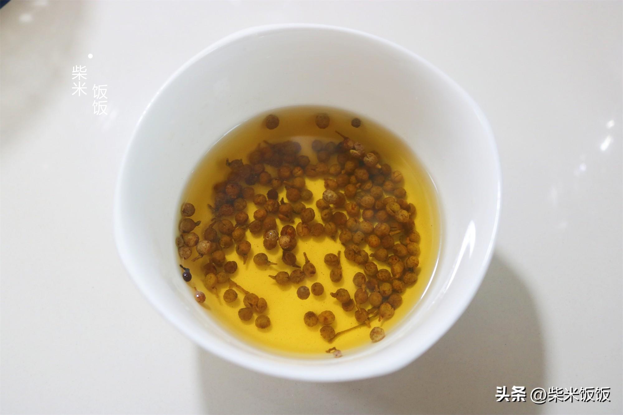 芹菜猪肉包子馅的做法，猪肉芹菜馅最佳搭配-5