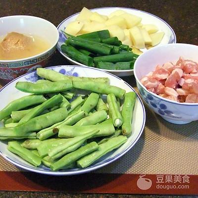 豆角炖土豆多久能熟透（豆角炖土豆怎么做）-2