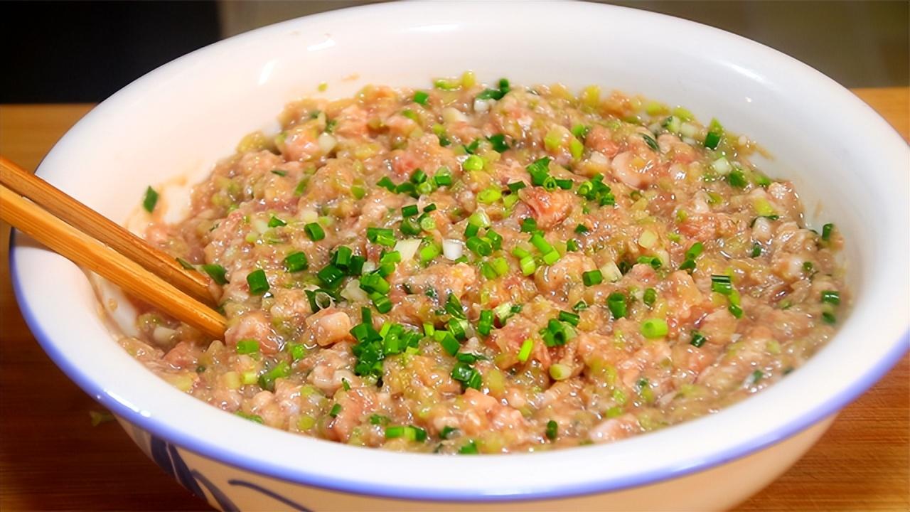 鸡蛋萝卜饺子馅的做法，萝卜和鸡蛋可以包饺子吗？-1