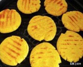 烙玉米面饼怎么做又软又好吃（玉米面饼的和面的方法）-5