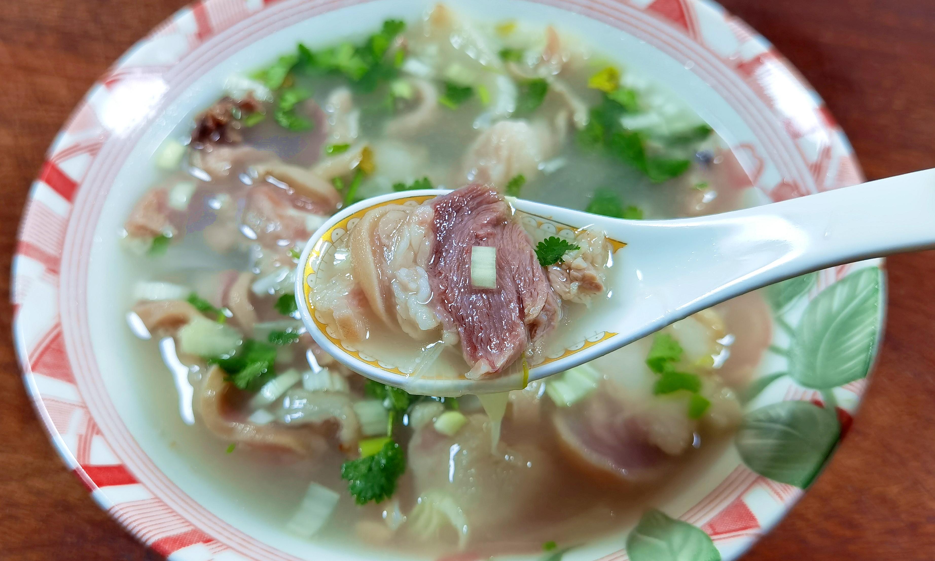炖羊肉汤怎么炖好吃又烂无膻味（炖羊肉汤都放什么材料）-3