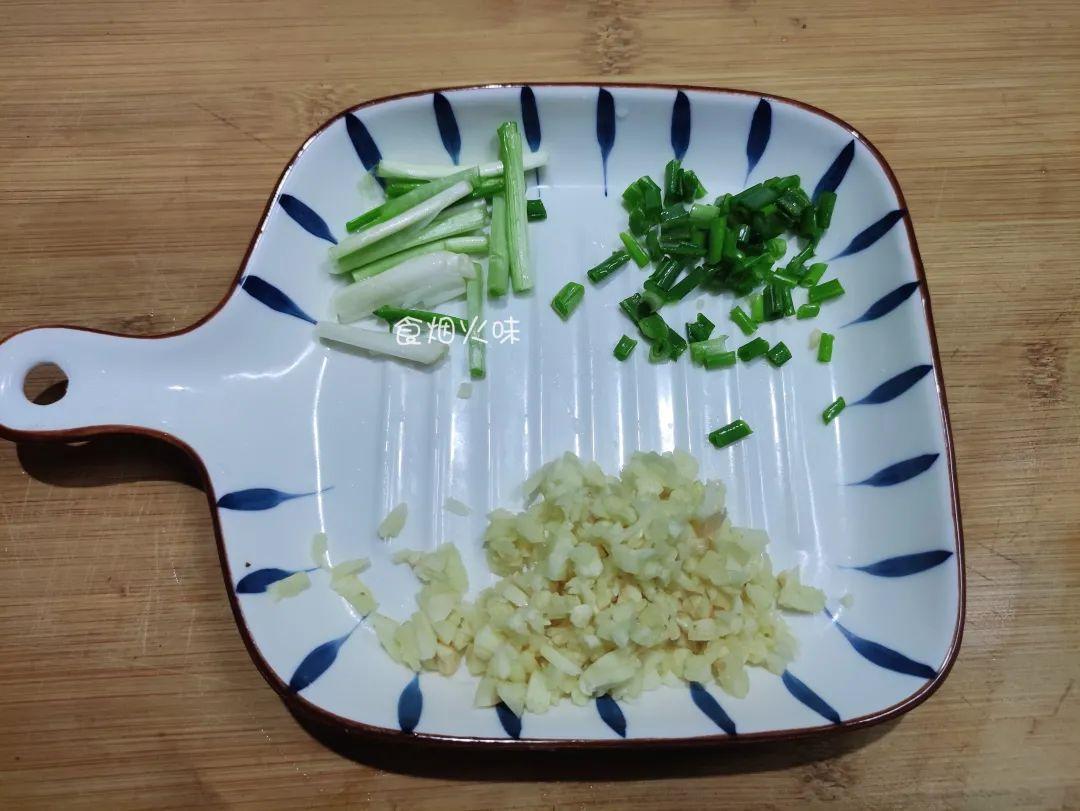 微波炉烤鸡翅怎么操作_微波炉烤鸡翅要几分钟-8