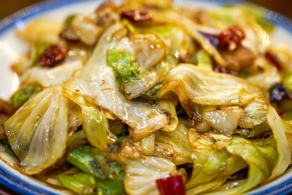 手撕包菜怎么炒_ 手撕包菜的做法-1