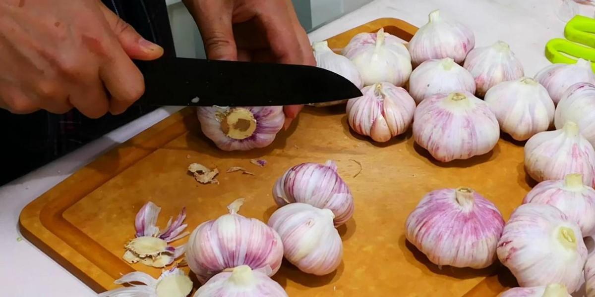 糖蒜的腌制方法家常简单_10斤糖蒜腌制方法及配方-5