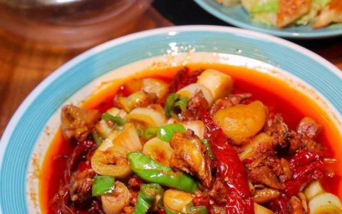 家常大盘鸡的制作方法_怎样炒大盘鸡好吃又简单易学