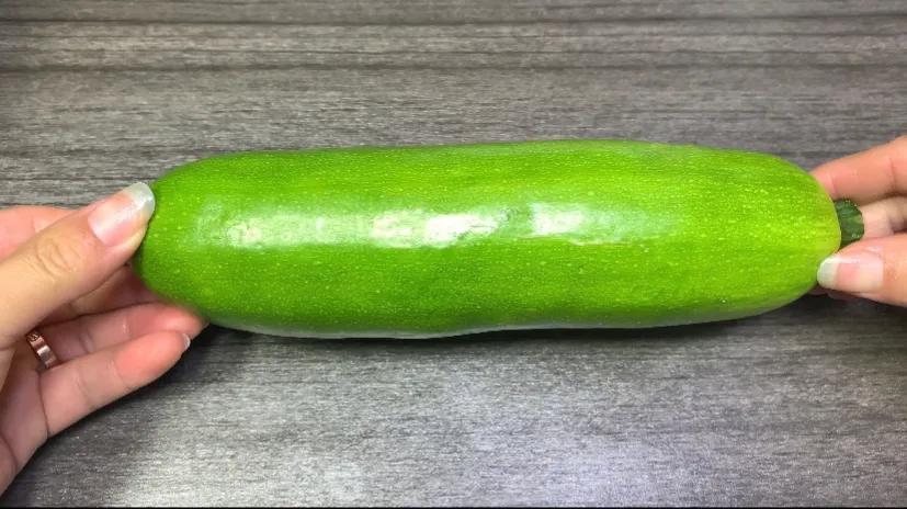 瓜片炒鸡蛋怎么做好吃_西葫芦炒鸡蛋的家常做法-13