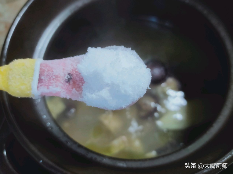 家庭鸡汤怎么炖好喝（怎样才能炖出好喝的鸡汤）-8