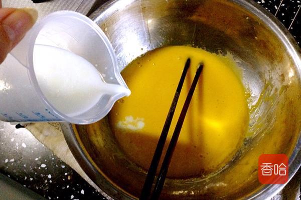 牛奶蒸蛋糕的家常做法（喷绘蛋糕怎么做）-7