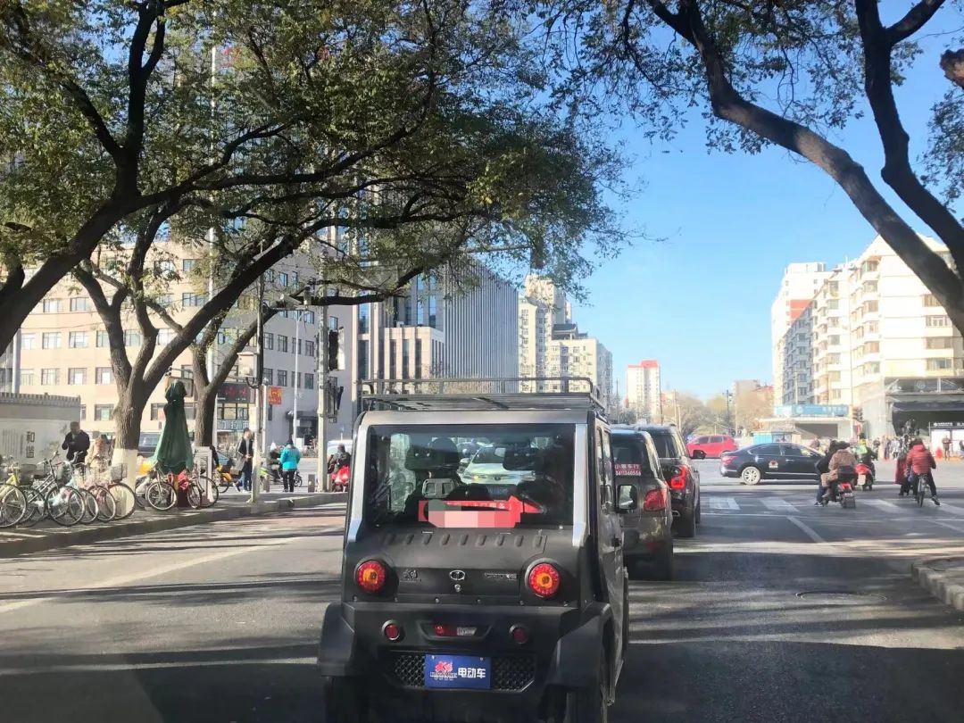 “老年代步车”为何要退出?老年人出行需求如何保障?