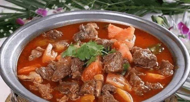炖牛肉或羊肉时,这两种香料一定不能加