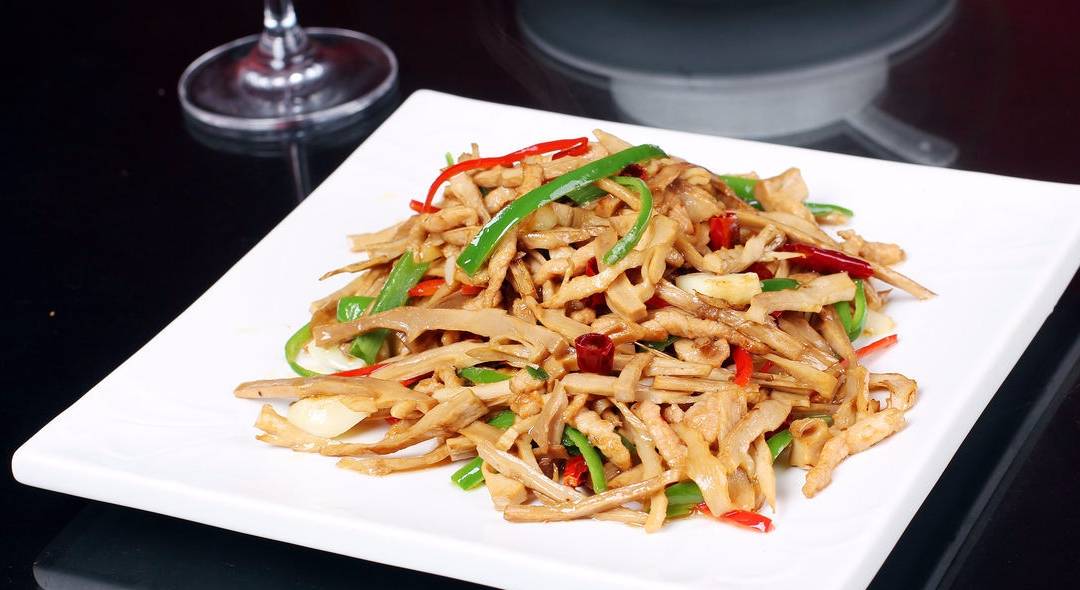 饭店里炒的比自己在家里炒出的肉丝好吃,原来是少加了2样东西