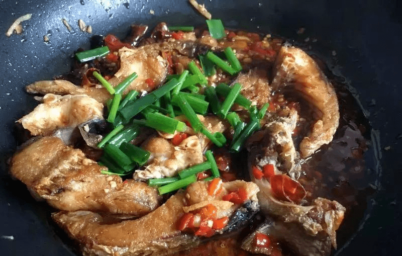 啤酒焖鱼块怎么做鱼肉鲜嫩不腥?详细做法