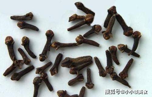 在家做炖菜很容易:牢记这4种香料,更香更好吃