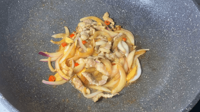 五花肉炒魔芋豆腐:营养好吃还健康