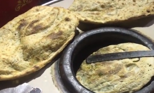 锅贴饼的做法家常做法：锅贴猪肉饼又香又酥口味好