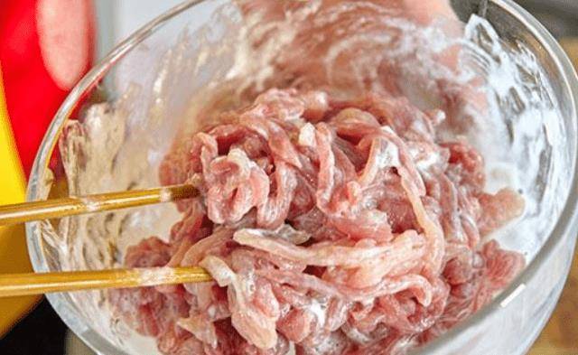 怎样做鱼香肉丝好吃?大厨透露：关键在“这一步”