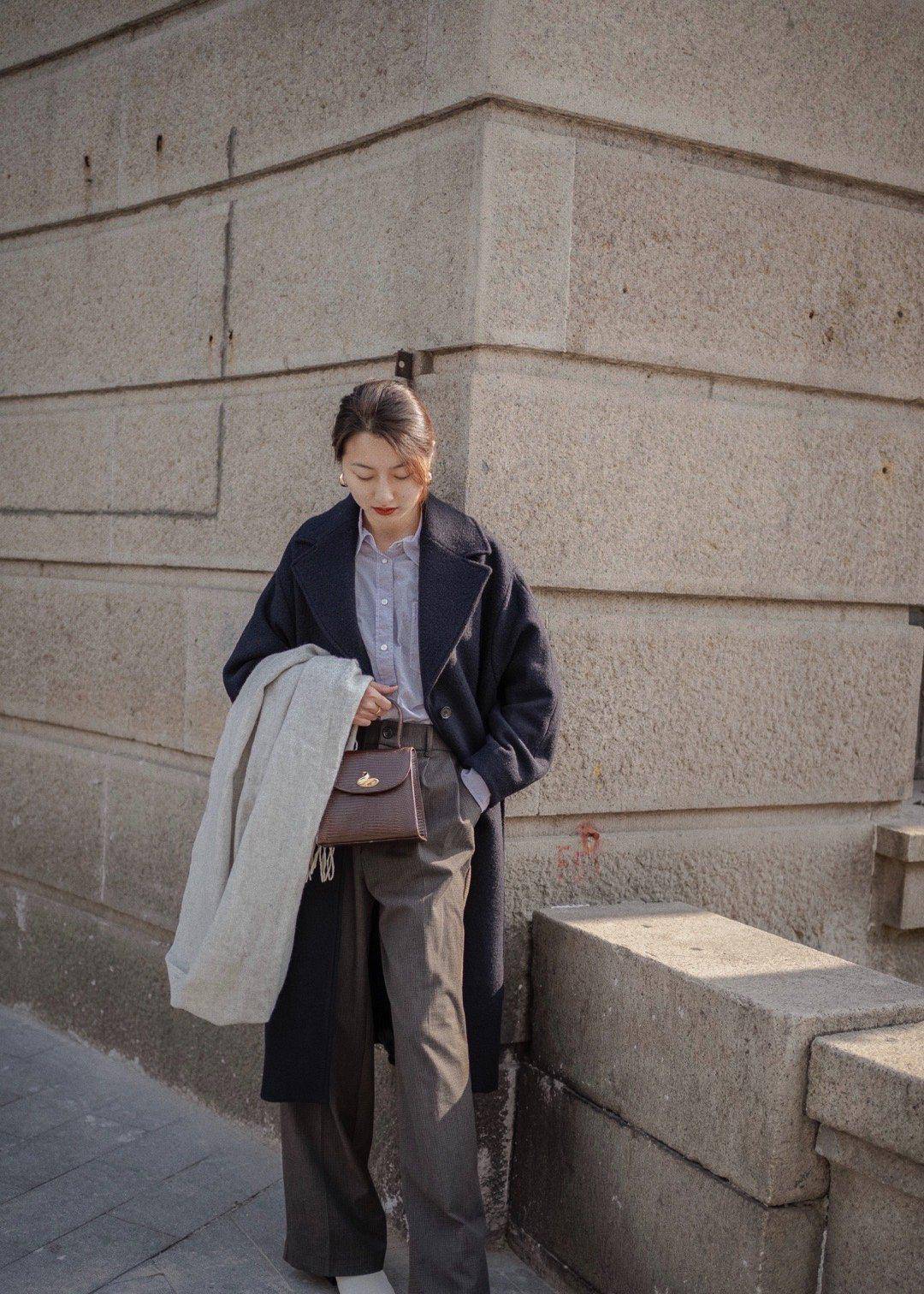 有品位女人穿衣特点:女人穿着精致优雅