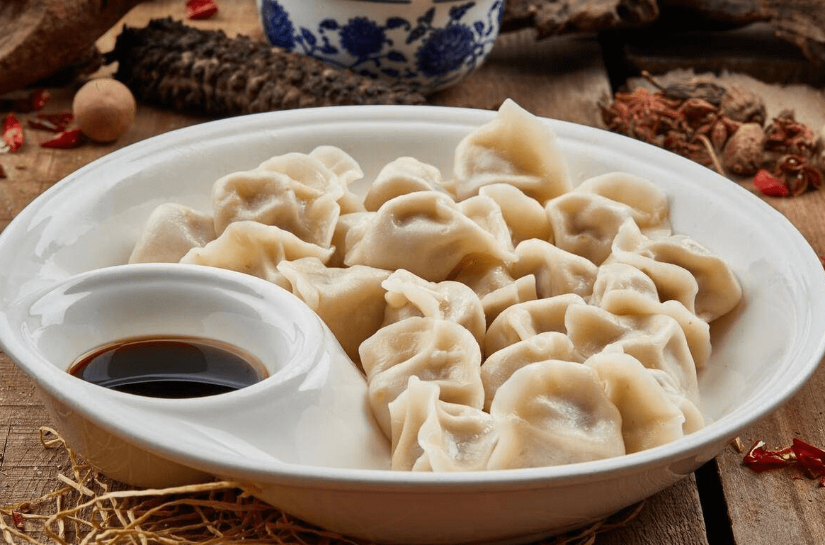 “头伏馄饨二伏茶”,吃馄饨可以带来好运和吉祥