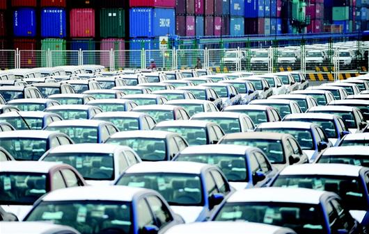 今年我国对全球经济增长的贡献大约是30%以上,仍是世界经济最大的引擎