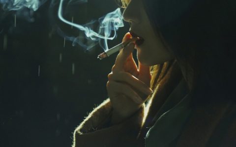 在裙子里面运动，舒适的材质让你在运动时感觉更加舒适